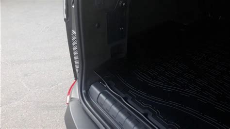 Коврик в багажник Ленд Ровер Дискавери 5 - YouTube