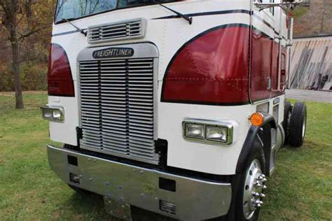 Freightliner Cabover 1989 Sleeper Semi Trucks