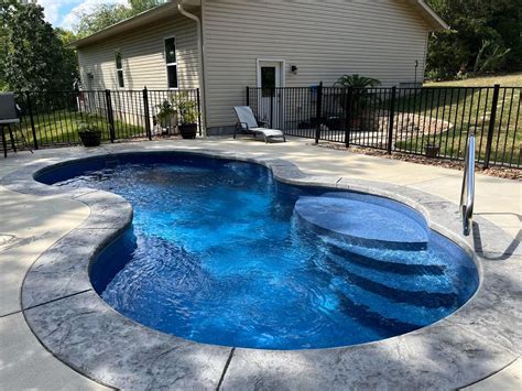 Fiberglass & Vinyl Liner Pools for Washington | Latham Pool