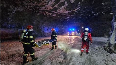 FOTO Pompierii băcăuani au făcut un exercițiu de antrenare în cazul