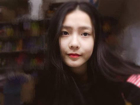 Tan chảy trước pha thả thính siêu đáng yêu của hot girl 10x Cần gì ngực to body chuẩn mới