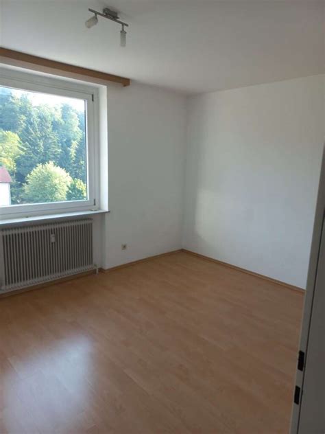 Geräumige 3 Zimmer Wohnung mit PKW Abstellplatz im Zentrum von Haag am