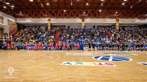 Liga Florilor Campioana A Defilat La R Mnicu V Lcea Handbal Mania