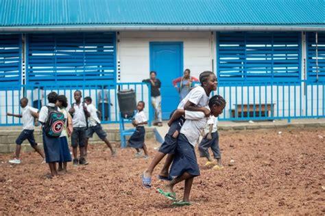 Rdc Jours Sans Rentr E Scolaire La Lucha Demande Au Gouvernement