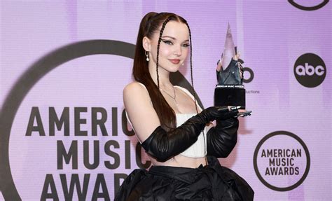 Dove Cameron Dan Shay Win Early Prizes At American Music Awards 2022