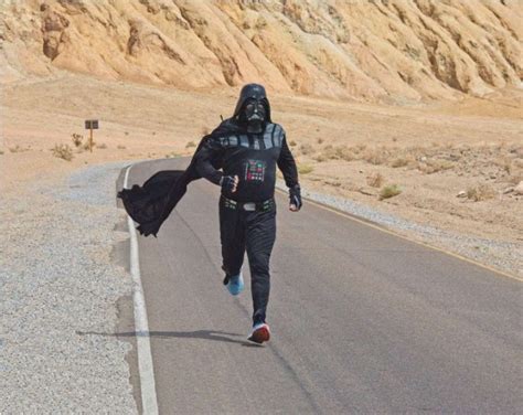 Desafía hombre a la muerte vestido de Darth Vader Hermosillo Flash