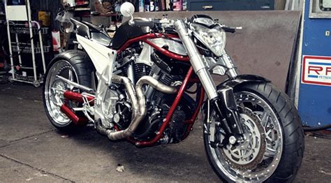 Yamaha MT-01 Barbarian | Return of the Cafe Racers