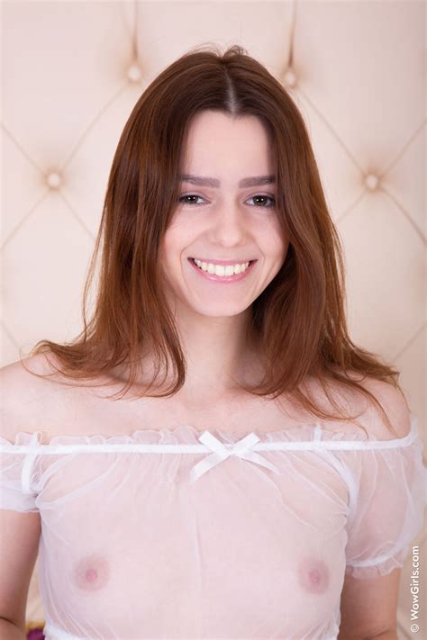 Amber Shows Off Her Beautiful Pussy