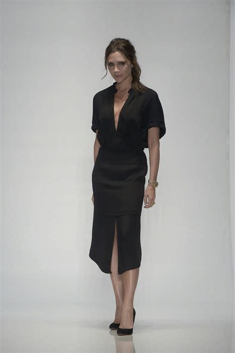 Victoria Beckham Ready To Wear Fashion Show Collection Spring Summer