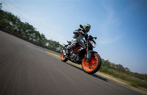 2020 KTM 390 Duke BS6 Pros Cons Should You Buy BikeDekho