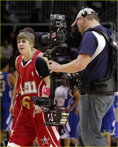 Justin Bieber Nba All Star Game With Rihanna Photo 2521513 Beyonce