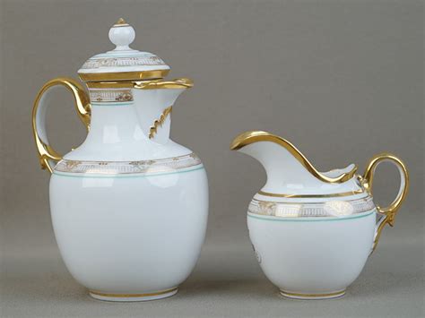 Кофейник и сливочник, фарфор, роспись, золочение, монограмма «Е.Ф ...