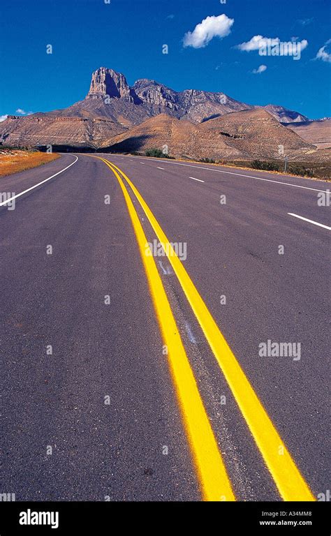 Yellow Centerline Hi Res Stock Photography And Images Alamy