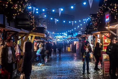 Liverpools Christmas Market At St Georges Hall Plateau Liverpool Echo