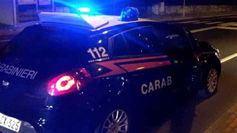 Fuga In Scooter Dai Carabinieri Si Schiantano A Terra Al Ponte Alla