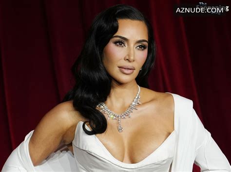 Kim Kardashian Sexy Flaunts Her Hot Figure At The Th Annual Academy Museum Gala In Los Angeles