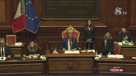 Manovra Il Senato Vota La Fiducia Tgcom24 Video Mediaset Infinity