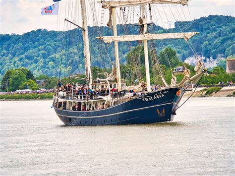 ROUEN FRANCIA JUNIO Circa 2019 Los holandeses tres mástiles goleta