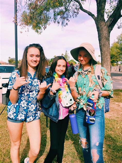 Beach themed outfit for school online