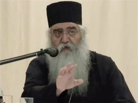 Homosexuales existen porque embarazadas disfrutaban sexo anal dice obispo a niños de primaria