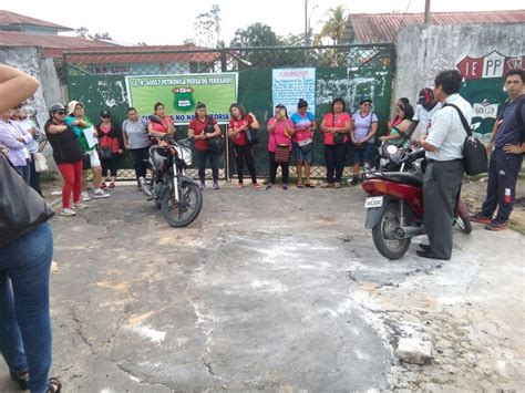 Docentes Del Colegio Petronila Perea Cerraron Las Puertas Y Acataron