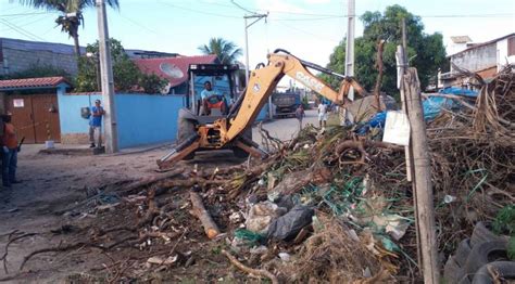 Prefeitura Recolhe 15 Toneladas De Lixo Na Rua Da Santa Bárbara Em