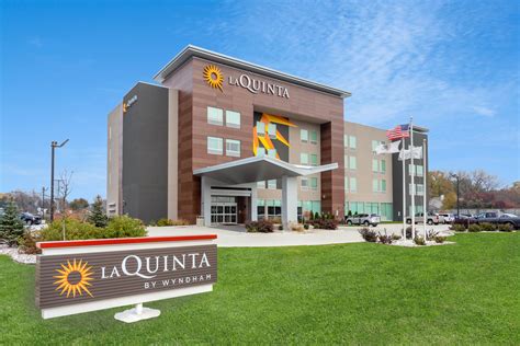 La Quinta Inn And Suites By Wyndham Shorewood Shorewood Il Hotels