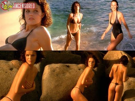 Eva Herzigova Nuda ~30 Anni In Sports Illustrated Swimsuit 1999