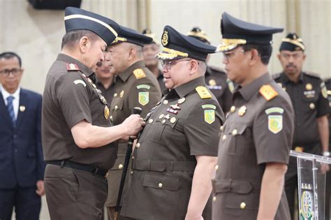 Jaksa Agung Lantik Wakajagung Dan Jam Datun St Burhanuddin Mereka