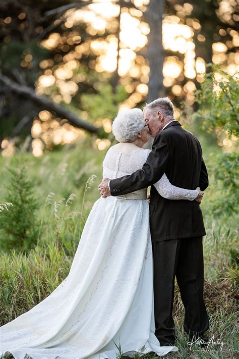 Couple Celebrates Their 60th Wedding Anniversary In Their Original Outfits