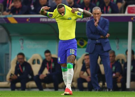 Foot Mondial 2022 Neymar sort blessé avec le Brésil mauvaise