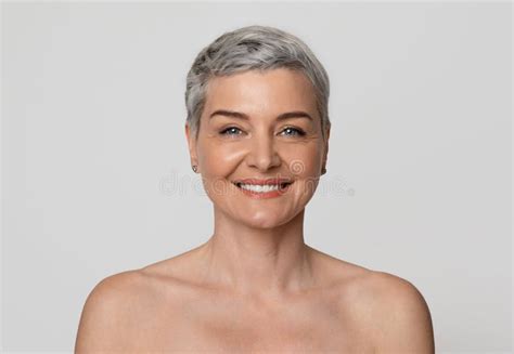 Short Hair Nude Woman Stock Photos Free Royalty Free Stock Photos From Dreamstime