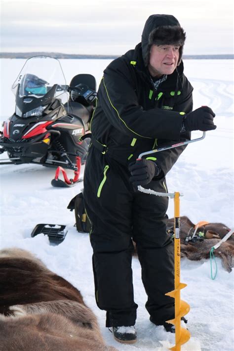 Excursions privées pêche sur glace à Rovaniemi