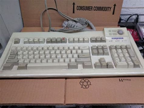 Ibm Unicomp Model M Ps2 Keyboard W Trackball 96u1114