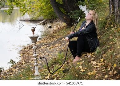 Sexy Blonde Big Breasts Smokes Hookah Foto Stok Shutterstock