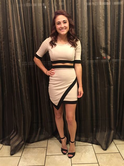 Amateur 7 Busty Brunette Leaked Nudes Page 3 Of 3 Fapdungeon