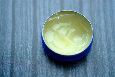 Manfaat Petroleum Jelly Untuk Kulit Bayi