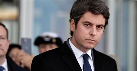 Un Condón Y Una Consola De Videojuegos Las Estrategias Del Primer Ministro Francés Para Que Los