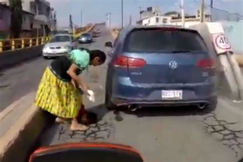 Captan Momento En Que Automovilista Atropella A Niño Y Se Da A La Fuga