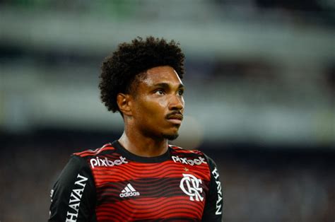 Vitinho Deixa O Flamengo E Torcedores N O Perdoam Finalmente Deu