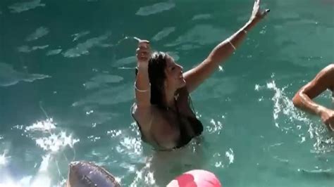 El Cumplea Os De Julieta En Gran Hermano Pool Party Espuma Y Un Accidente Con La Bikini
