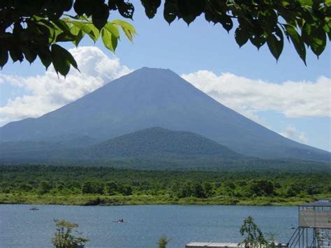 Lake Yamanaka | nature conservation park / area, picturesque, UNESCO ...