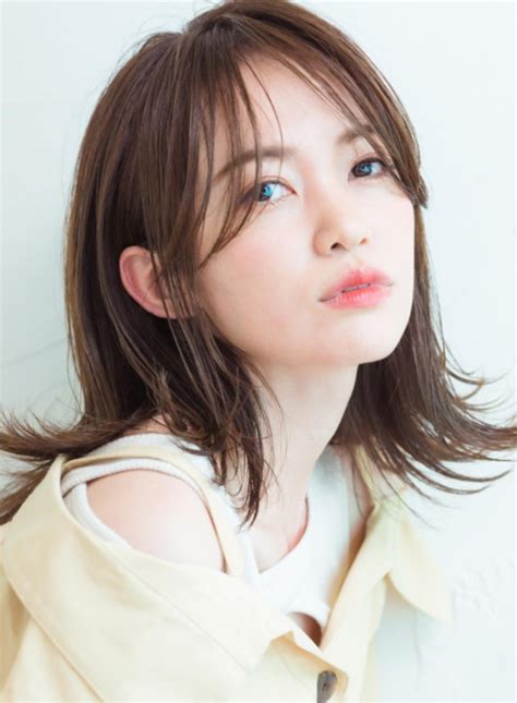 写真 14枚目 大人可愛さ120％♡「前髪ありミディアム」が断然モテる！ Locari（ロカリ） Locari（ロカリ）