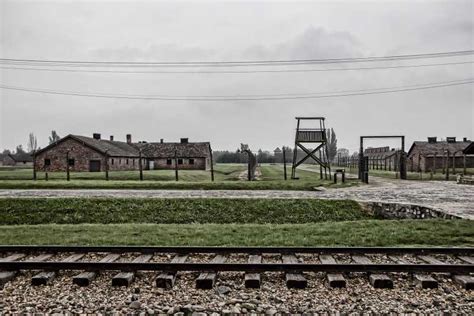 Krak W Auschwitz Birkenau And Wieliczka Salt Mine Day Trip Getyourguide