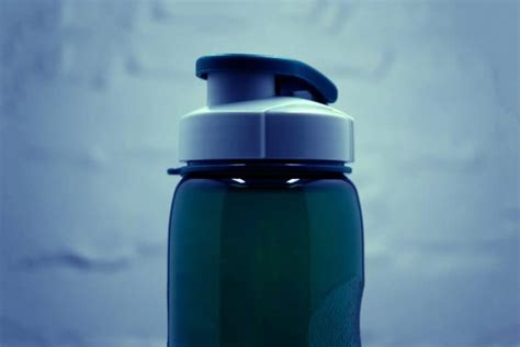 7 Best Filtered Water Bottles (2022 Reviews) - Sensible Digs