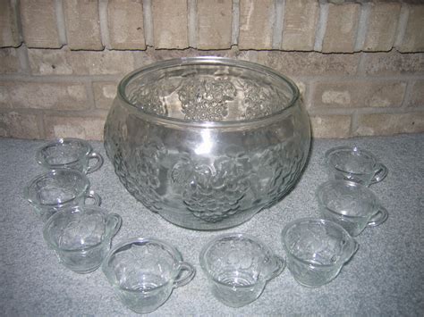 Vintage punch bowl set - Lookup BeforeBuying