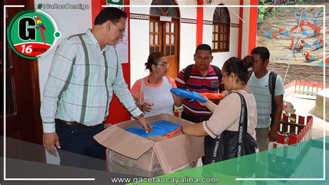 Regidores De La Provincia De Ucayali Entregan Kits De Tiles Escolares