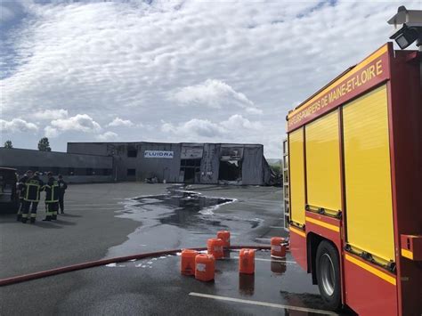 Incendie dun bâtiment industriel près dAngers des premiers relevés