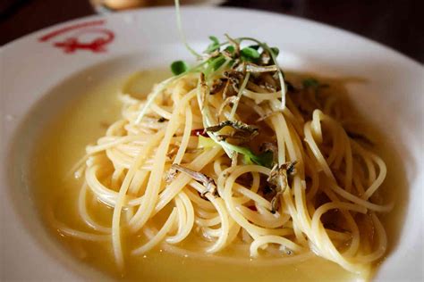 創作パスタ「虫の巣」のじゃこと長ねぎの和風ペペロンチーノ│今日の下高井戸