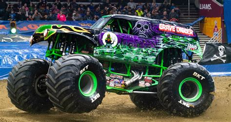 Here's The Full Story Of The Legendary Grave Digger Monster Truck